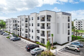 Building Photo - Estero Vista