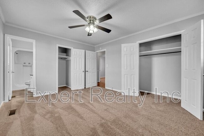 Building Photo - 624 Cresap Cir NE