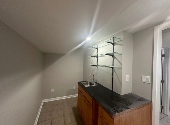 Building Photo - Spacious Three Bedroom House In Baltimore ...