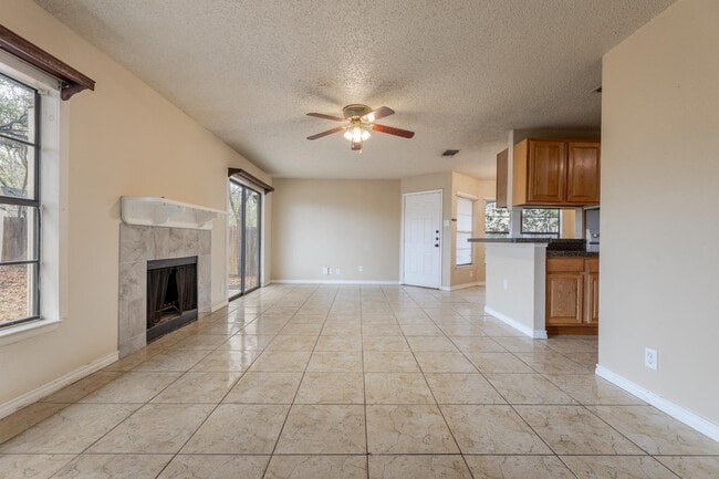 Building Photo - 9402 Valley Ridge