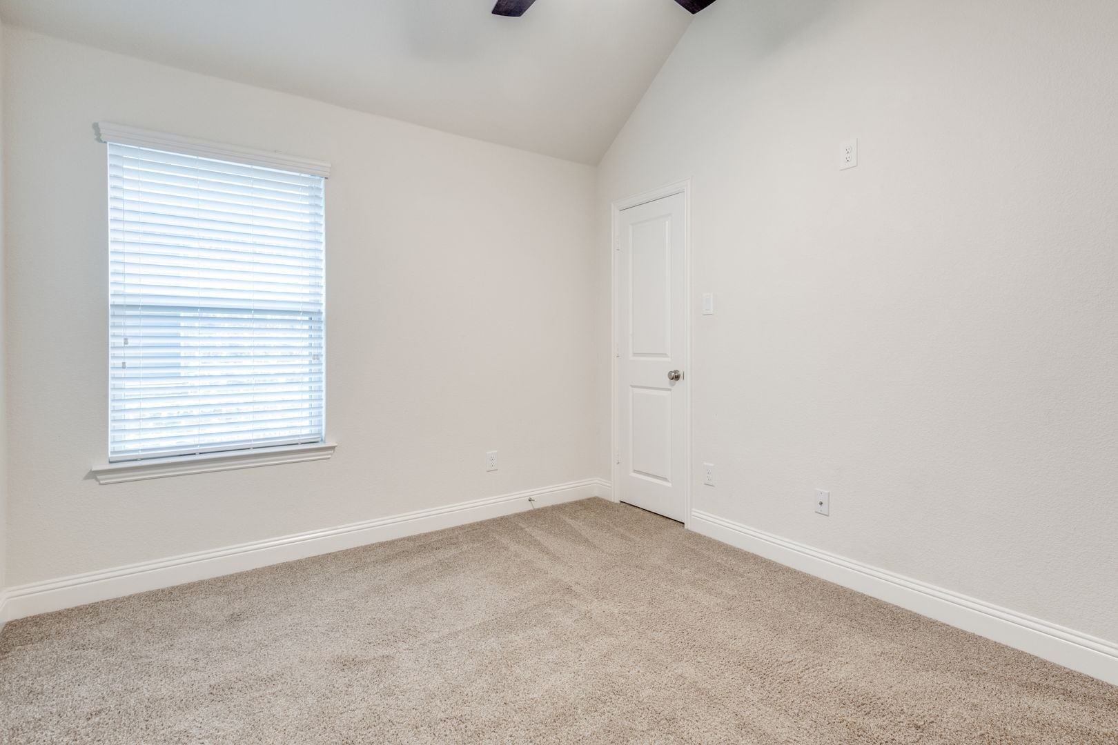 Building Photo - 1117 9th St