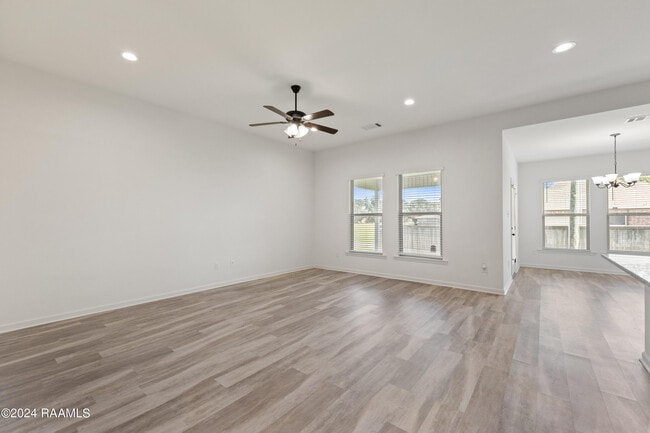 Building Photo - 109 Springsteen Ln