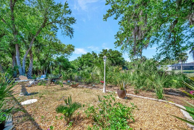 Building Photo - 19 Hoffer St