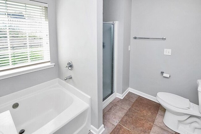 Building Photo - Spacious 3BD/2BA Ranch Home in the Habersh...