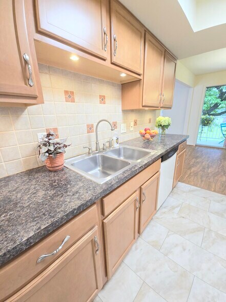 Building Photo - 16810 Edloytom Way