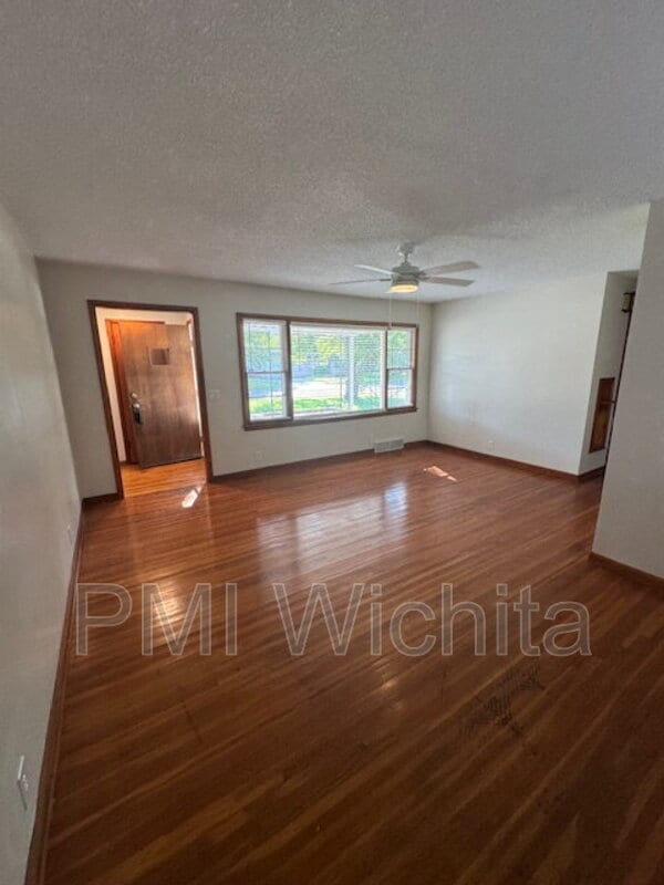 Building Photo - 3315 S Hiram St