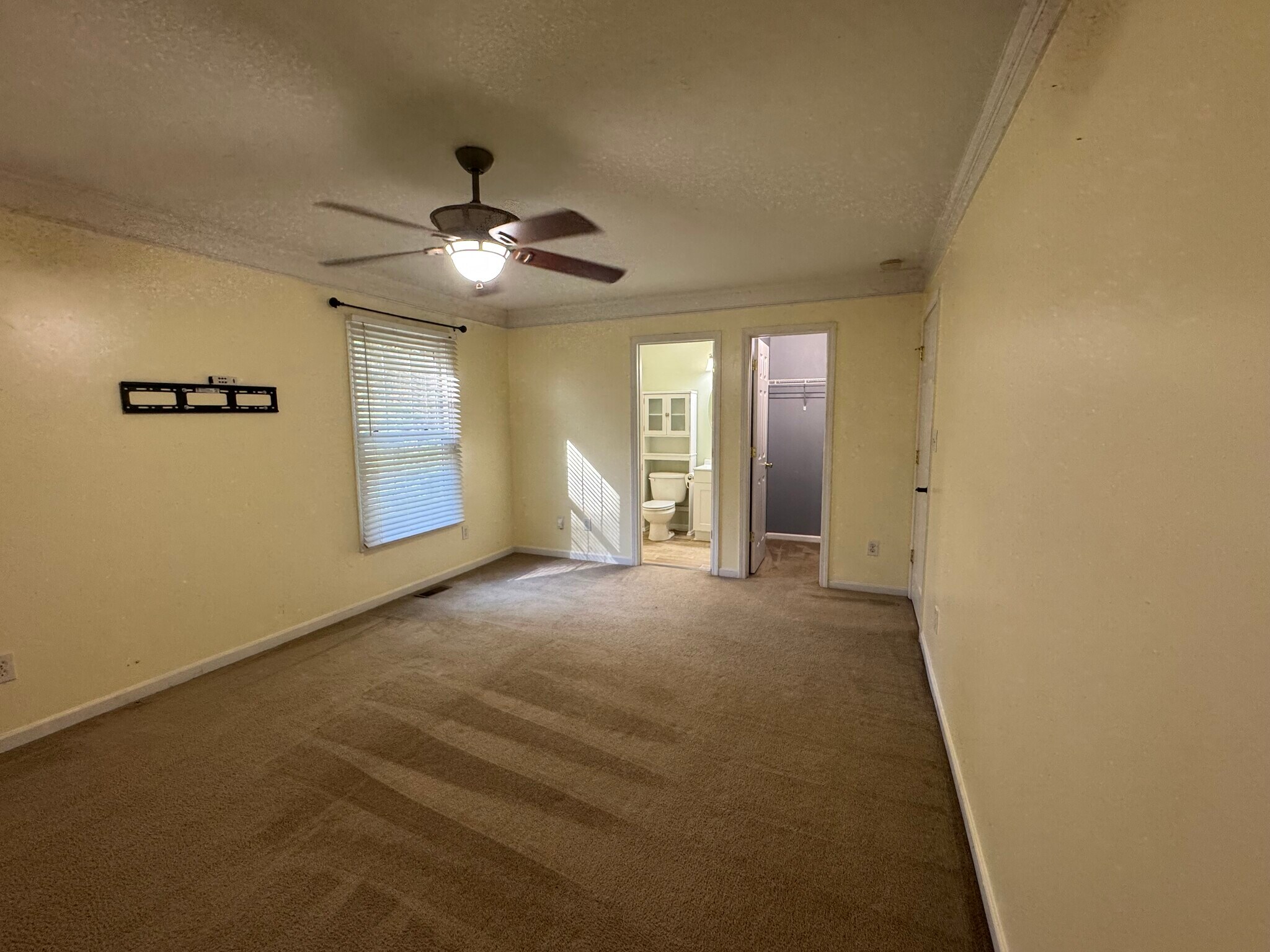 Building Photo - 314 E Louisiana Ave