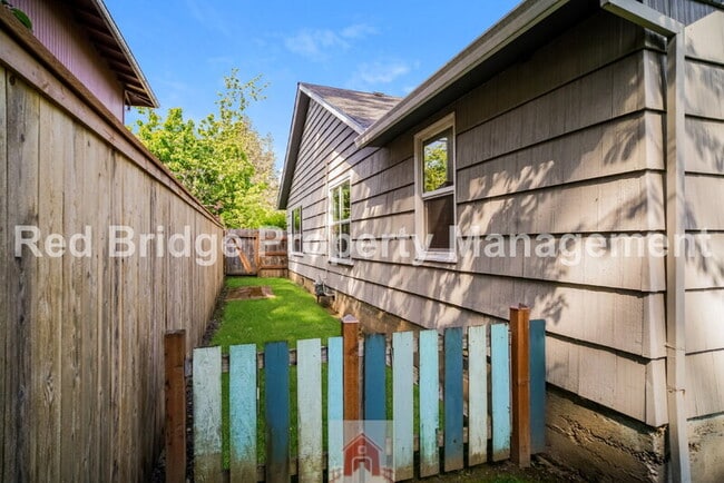 Building Photo - 4480 SW 165th Ave