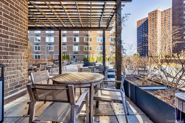 Building Photo - 345 E 93rd St