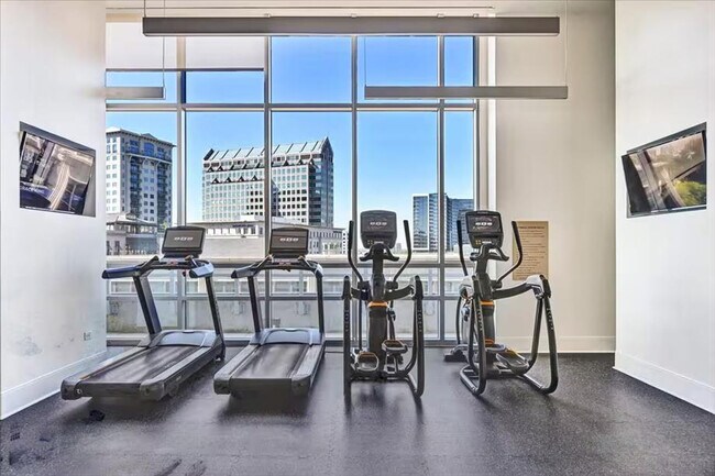 Building Photo - 3005 Peachtree Rd