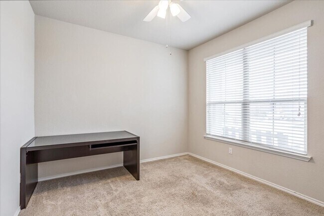 Building Photo - 4/2.5 in Midway ISD