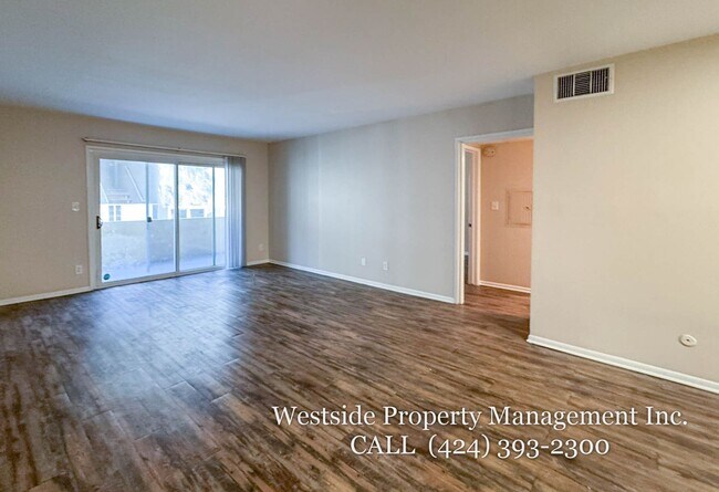 Building Photo - 425 E Tamarack Ave