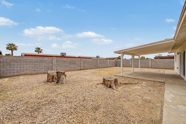 Building Photo - Single Family