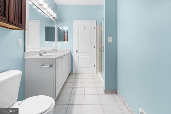 Building Photo - 92 Chevy Chase St