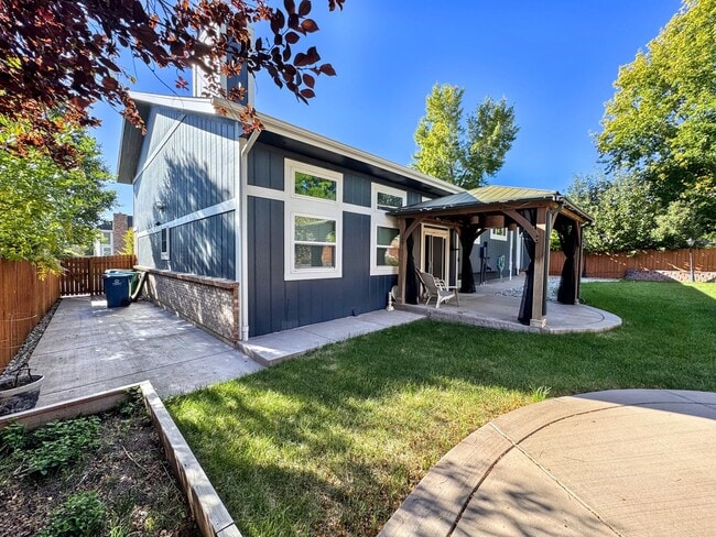 Building Photo - 18203 E Berry Dr
