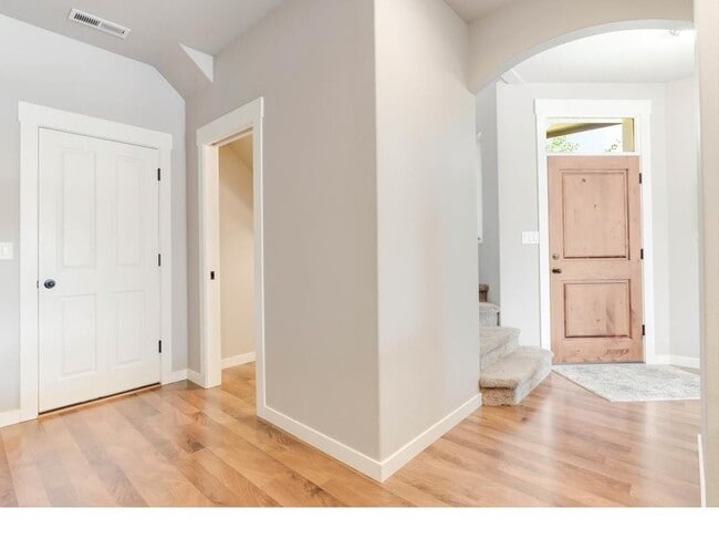 Building Photo - 2513 NE 131st Ct