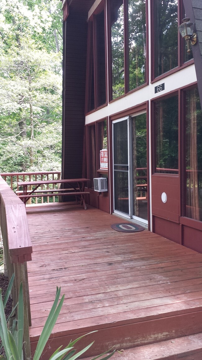 Building Photo - 66 Queens Way