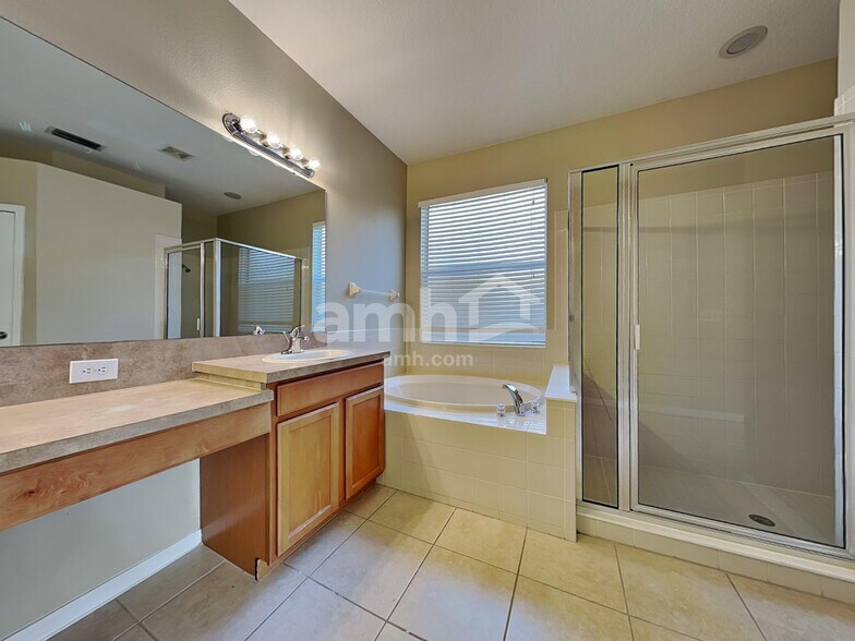 Building Photo - 8807 Sandy Plains Dr