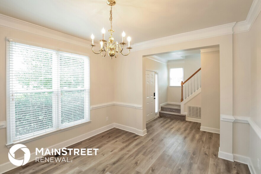 Building Photo - 8 Brackenwood Ct