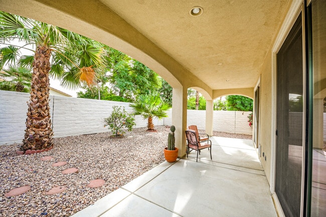 Building Photo - 41544 Via Arleta