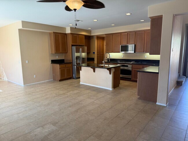 Building Photo - 43426 Lago Brezza Dr