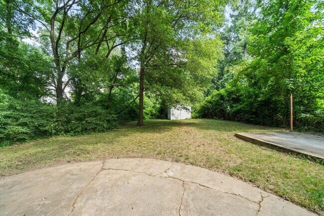 Building Photo - 3360 Berea Rd