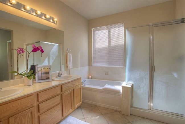 Building Photo - Beautiful Home in Natomas Park