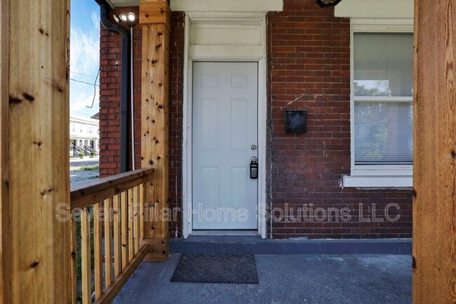 Building Photo - 1544 Granville St