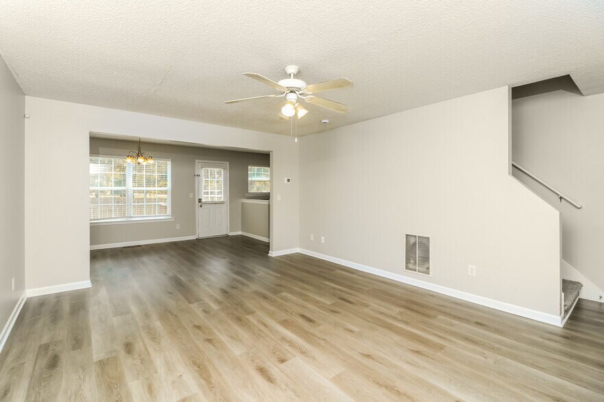 Building Photo - 36 Middleton Ct
