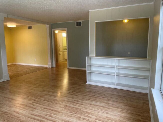 Building Photo - 3101 Matador Dr