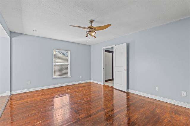 Building Photo - 2117 W Lotus Ave