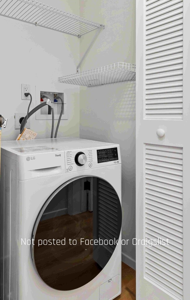 Building Photo - 2850 Nye St