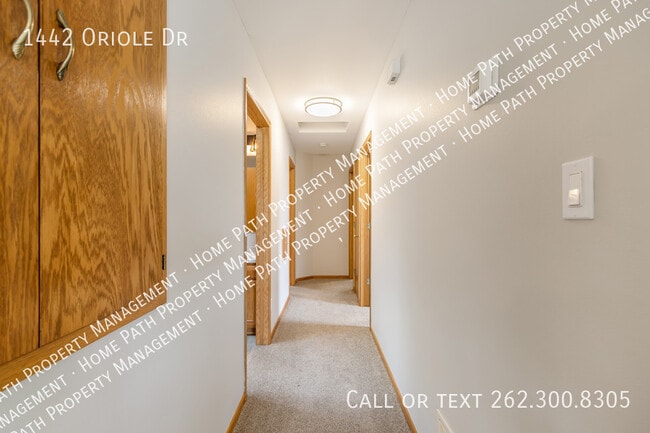 Building Photo - 1442 Oriole Dr