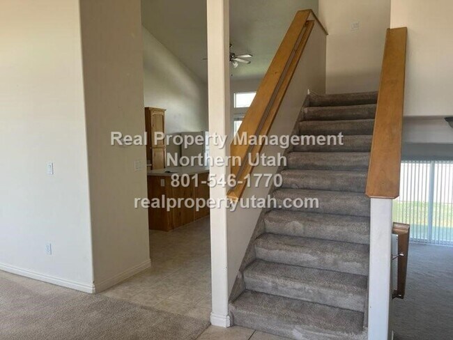 Building Photo - 3120 W 525 N