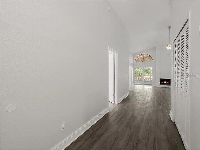 Building Photo - 1463 E Brookshire Ct