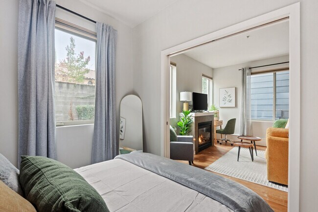 Building Photo - 1607 NW Davis St