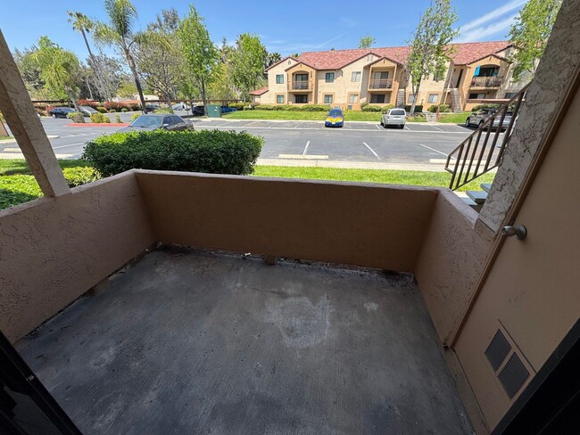 Building Photo - Villa Montevina 2 Bedroom Condo