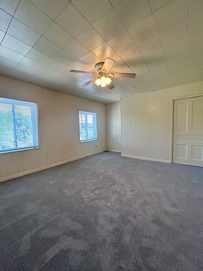 Building Photo - 3 Bedroom Home w/Bonus Room l Riverview Park
