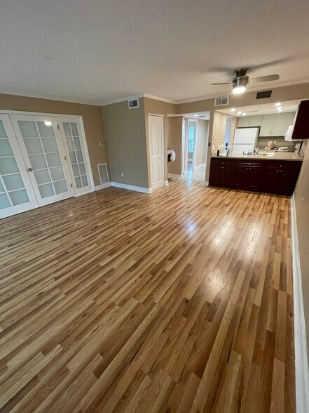 Building Photo - 4570 Ringwood Meadow