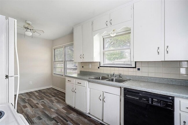 Building Photo - 3001 Rust Ave