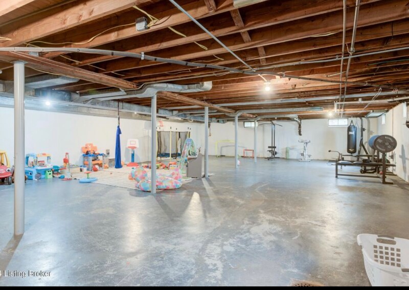 Building Photo - 2712 Sharon Way