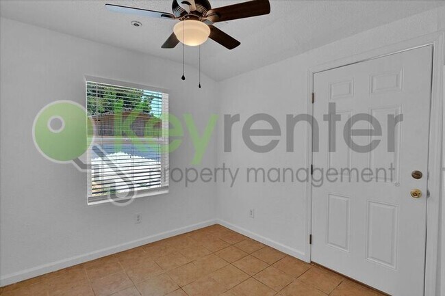 Building Photo - 2313 Piercy Way