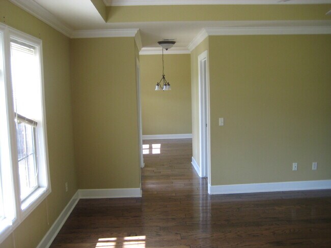 Building Photo - 15 Bluestem Ln