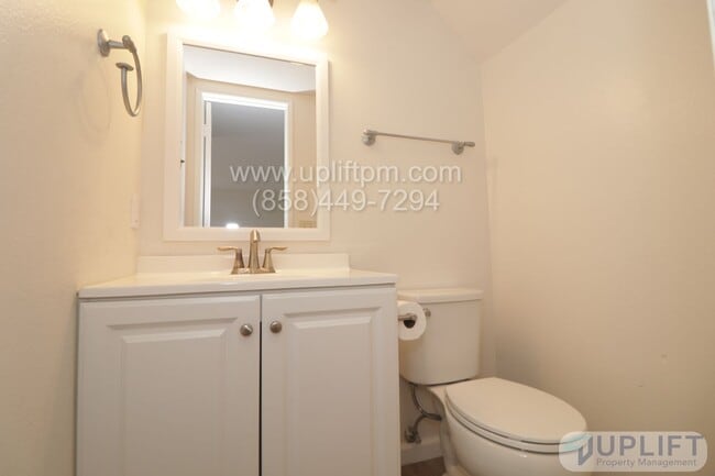 Building Photo - Bonita Dr (842)