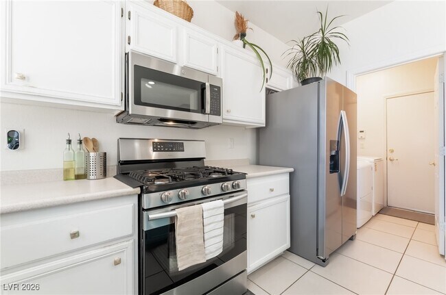 Building Photo - 8179 Palace Monaco Ave