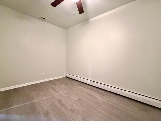 Building Photo - 311 5th St