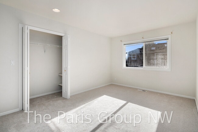 Building Photo - Extraordinary 3463sf Newcastle Home * Amazing Outdoor Spaces * A/C