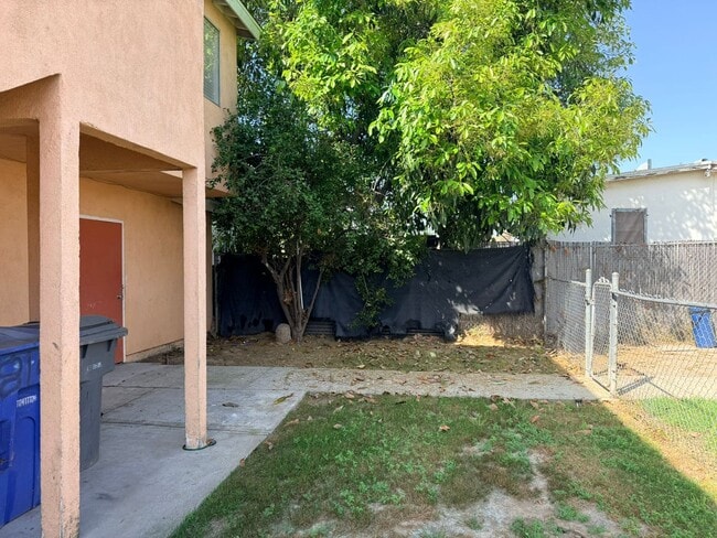 Building Photo - East Erna Avenue