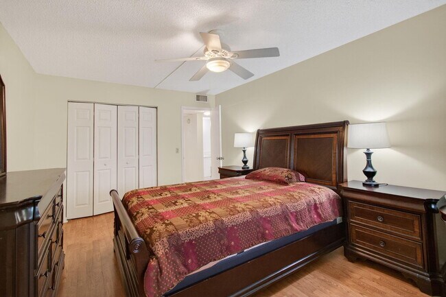 Building Photo - 2015 Cornwall A