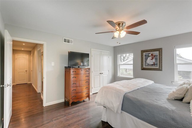 Building Photo - 847 Peavy Rd